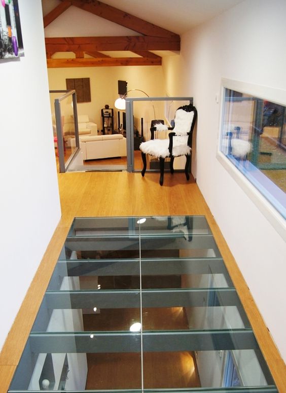 Glass floors with tinting